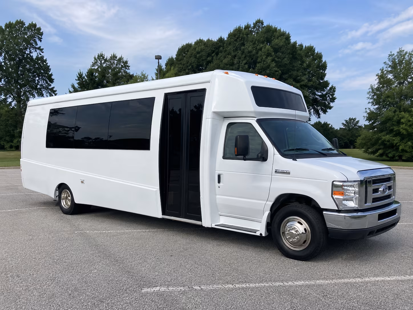 newark 18 passenger party bus
